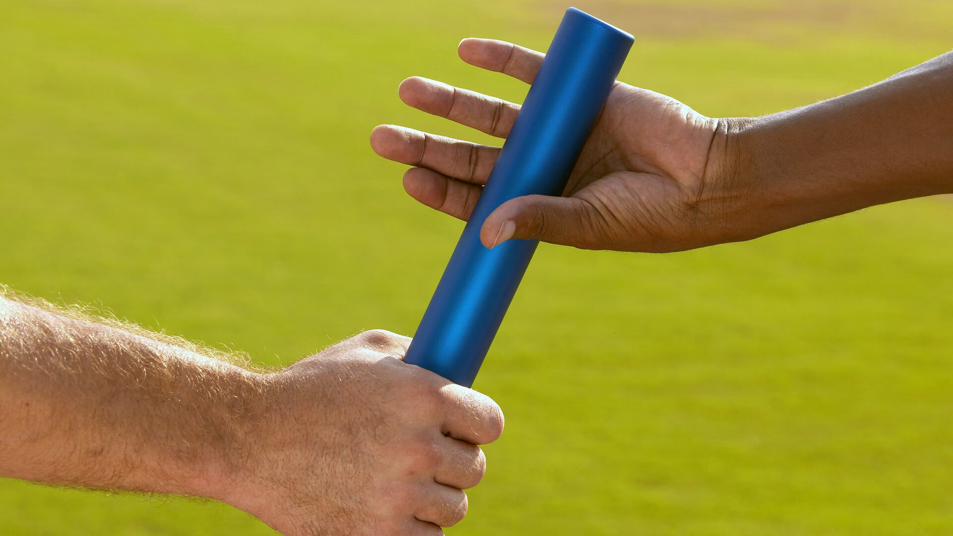 勇士发布球员幕后花絮展示备战日常，勇士入场