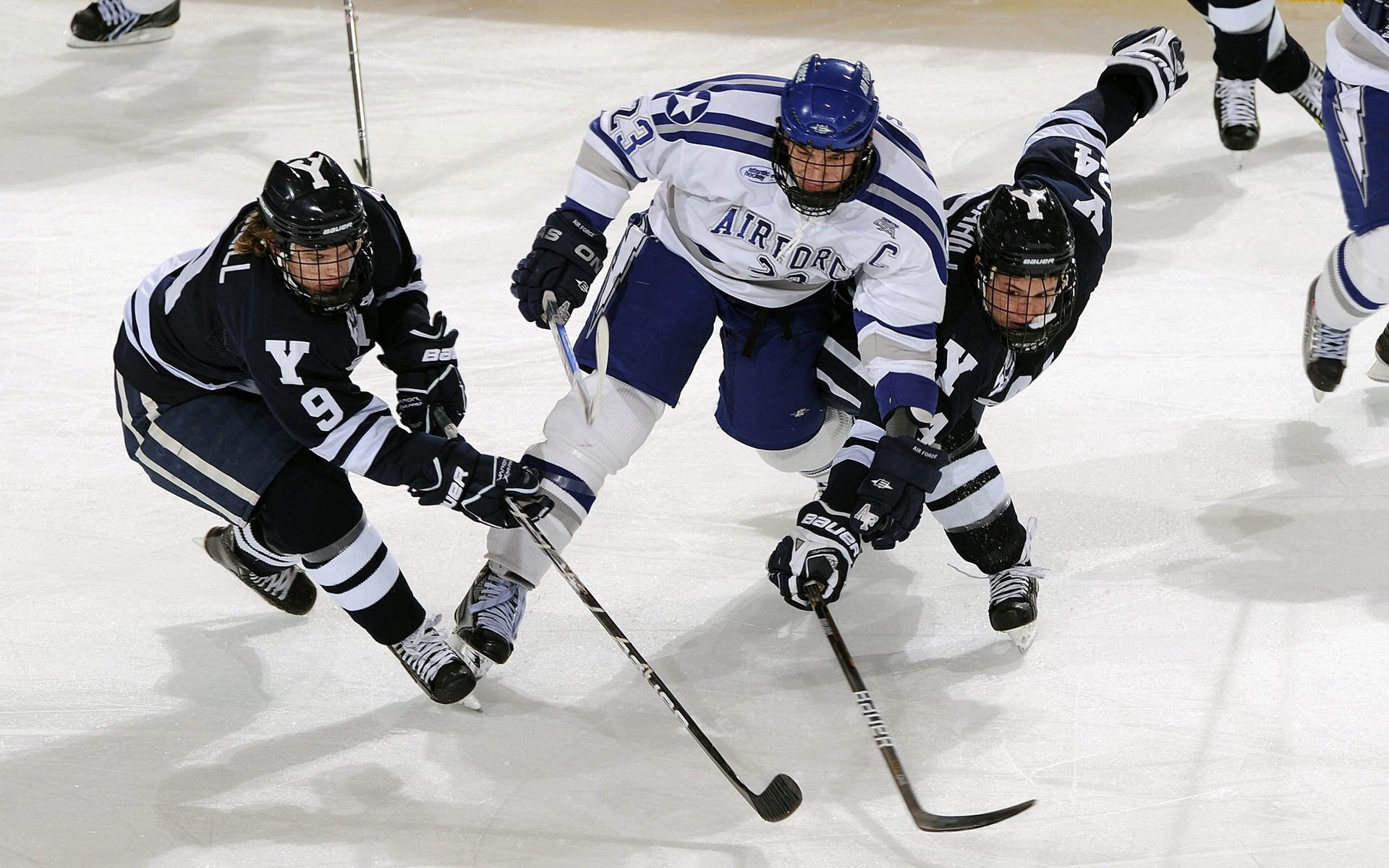 霍勒迪减少罚球犯规次数更稳定节奏，霍勒迪防守能力