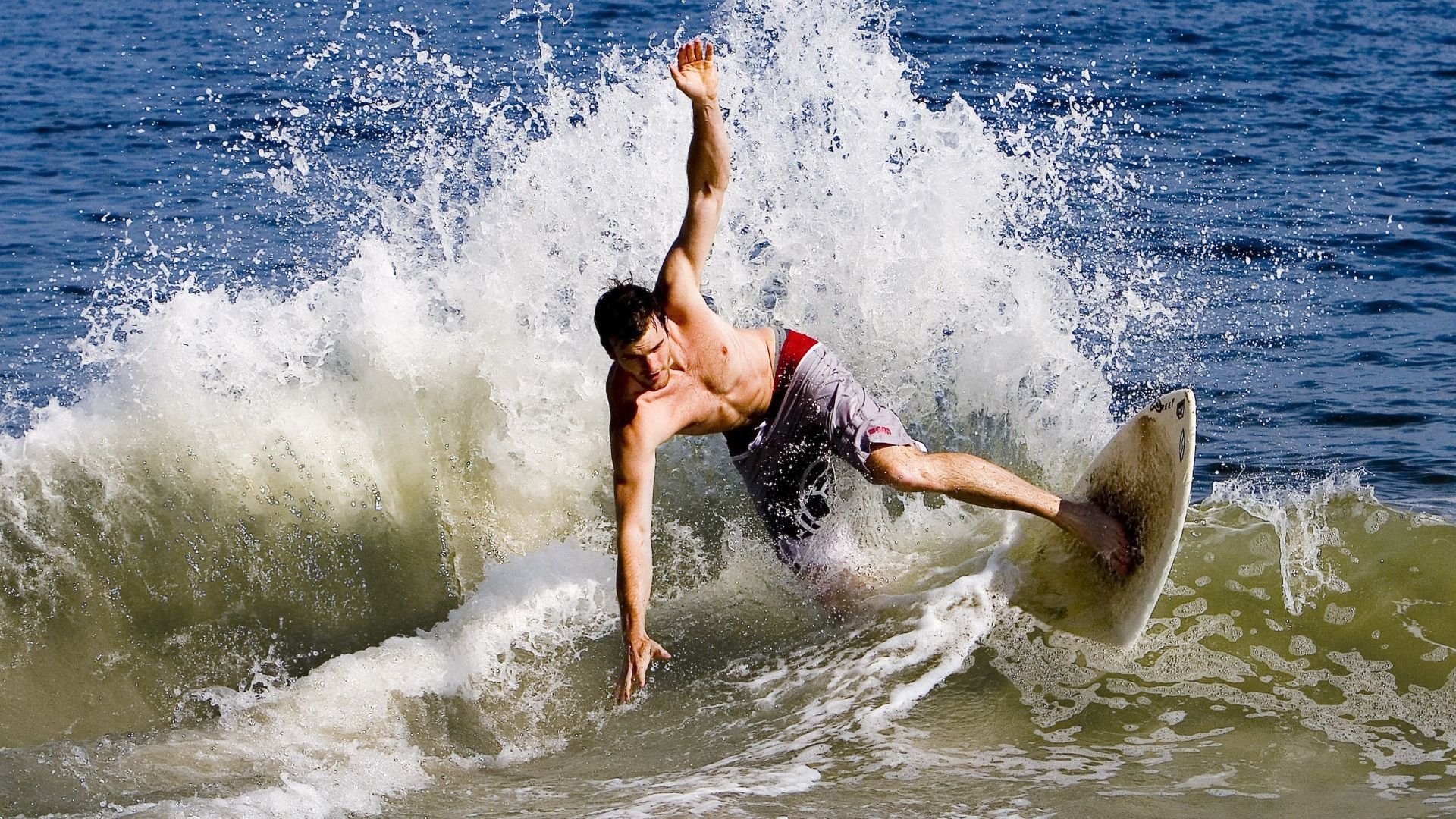 阿拉巴复出首训就震惊教练组：他像变了个人，阿拉巴集锦